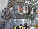 The F4E/CIEMAT/Asturfeito S.A. team in front of the JT-60SA cryostat vessel body.